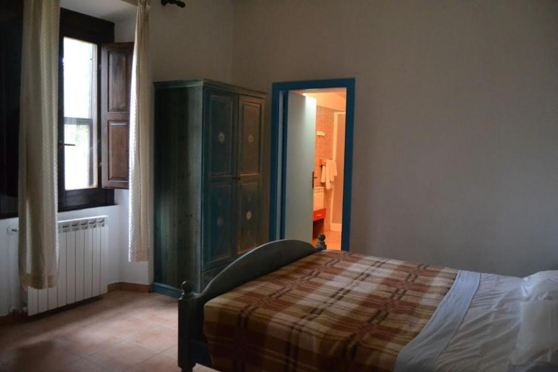 Agriturismo E Antica Fattoria Matteu Bed & Breakfast Теулада Екстериор снимка