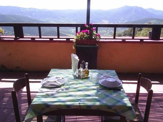 Agriturismo E Antica Fattoria Matteu Bed & Breakfast Теулада Екстериор снимка